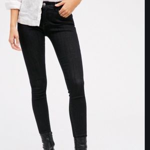 Levi’s 710 skinny selvedge Italian jeans 27